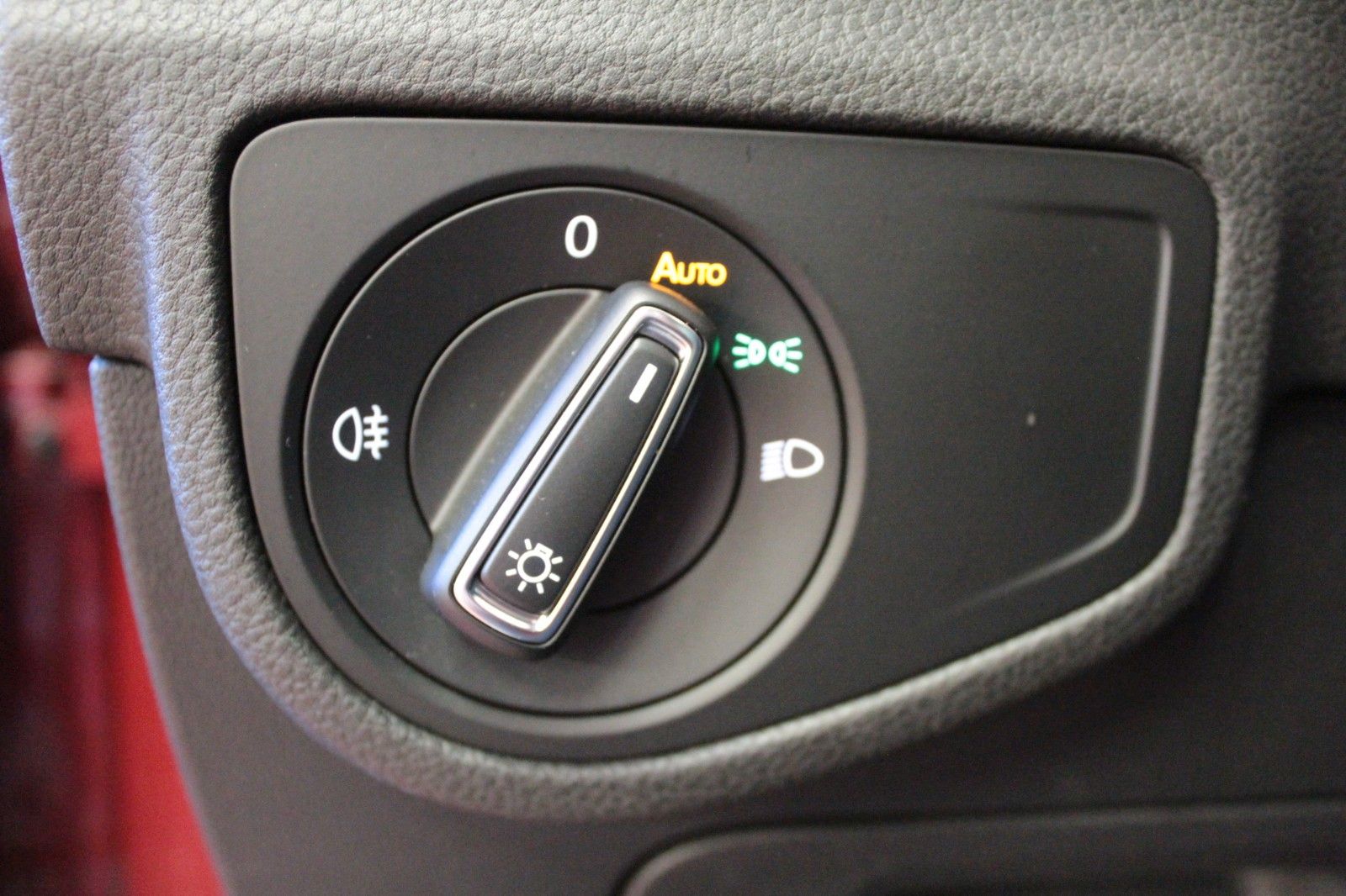 Fahrzeugabbildung Volkswagen Golf Sportsvan 1.0 TSI OPF IQ.DRIVE