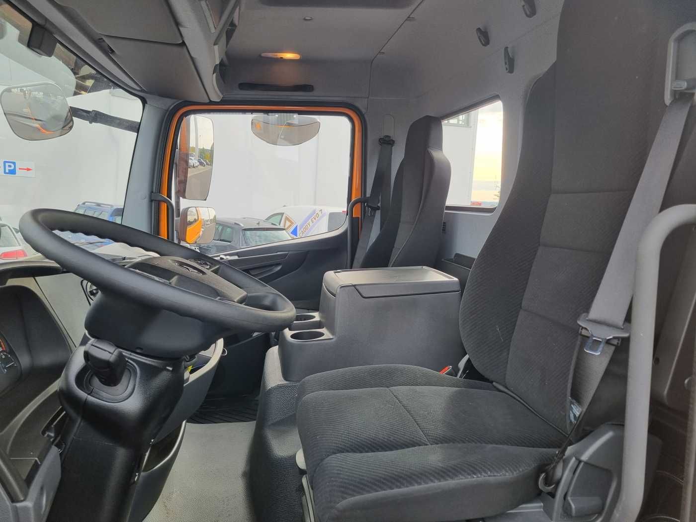 Fahrzeugabbildung Mercedes-Benz Atego 818 K 4x2 HIAB XR5S3650 AHK Klima