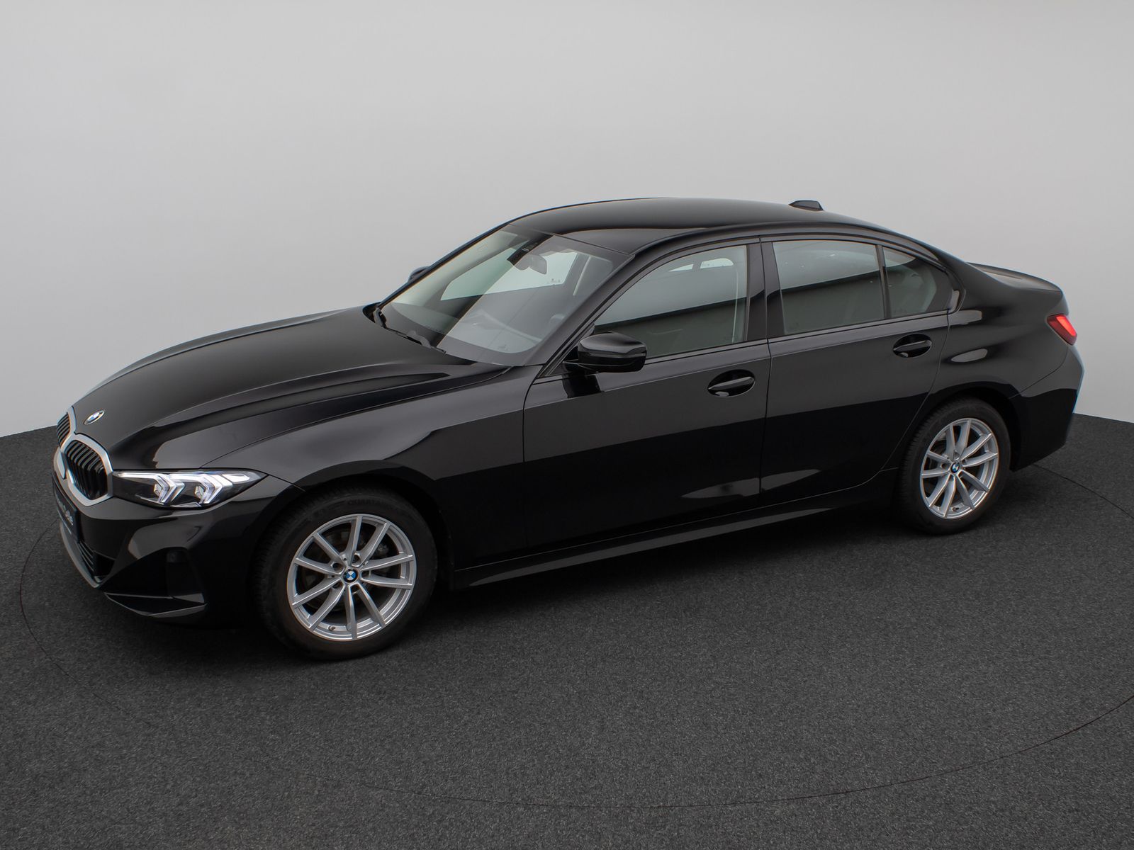 Fahrzeugabbildung BMW 318i DAB PDC Widscreen Geschwindigkeitsreg LED
