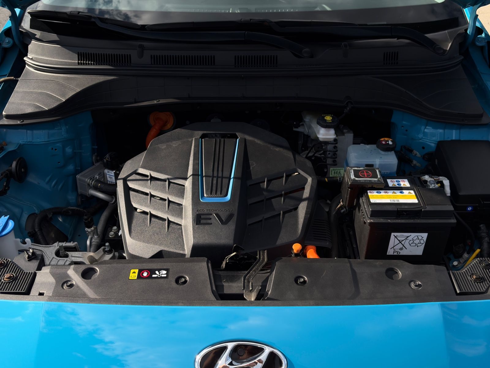 Fahrzeugabbildung Hyundai KONA E Select 2WD ACC LKAS SHZ LHZ CAM CarPlay