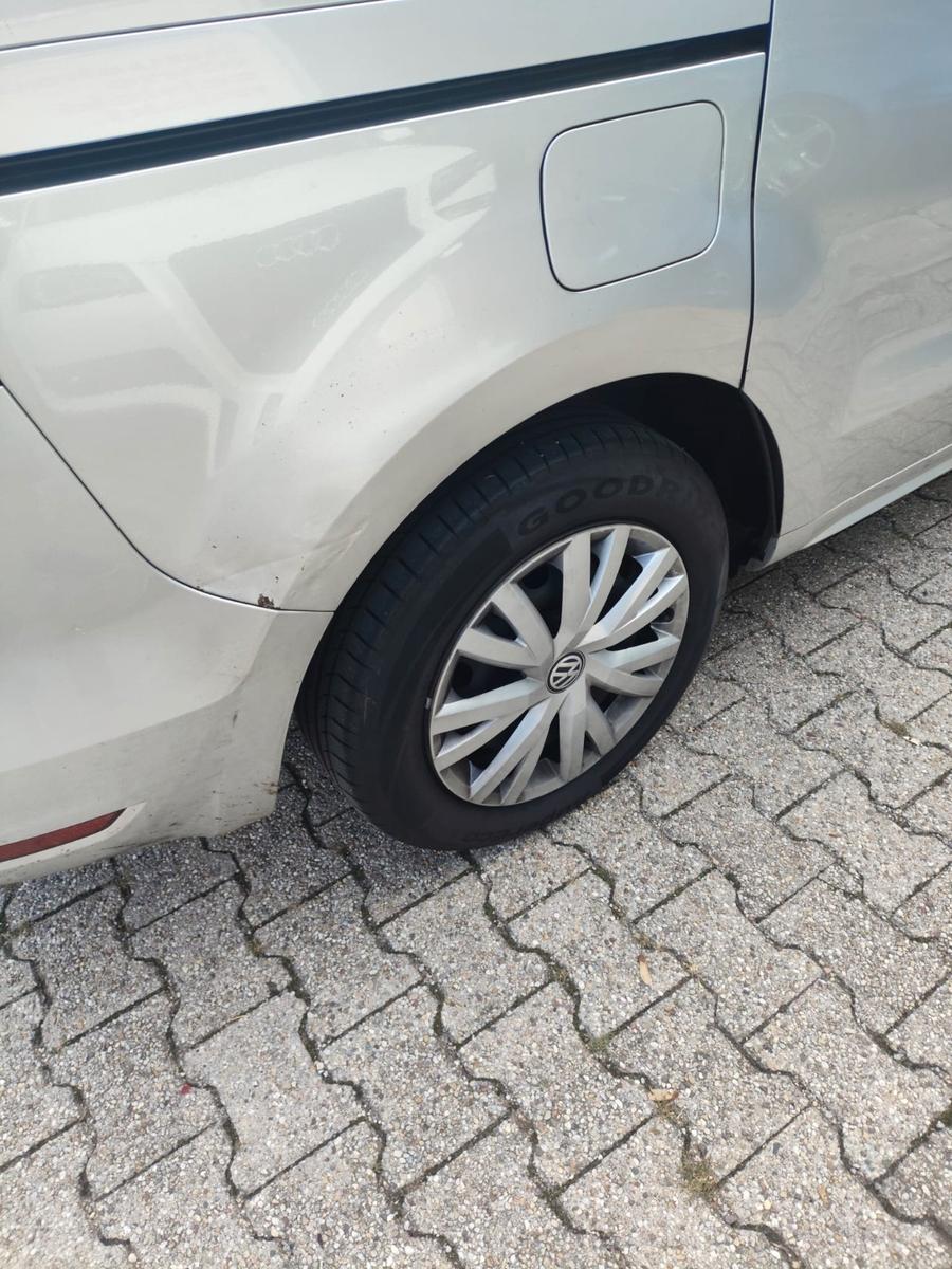 Volkswagen Sharan 2011 — photo 9