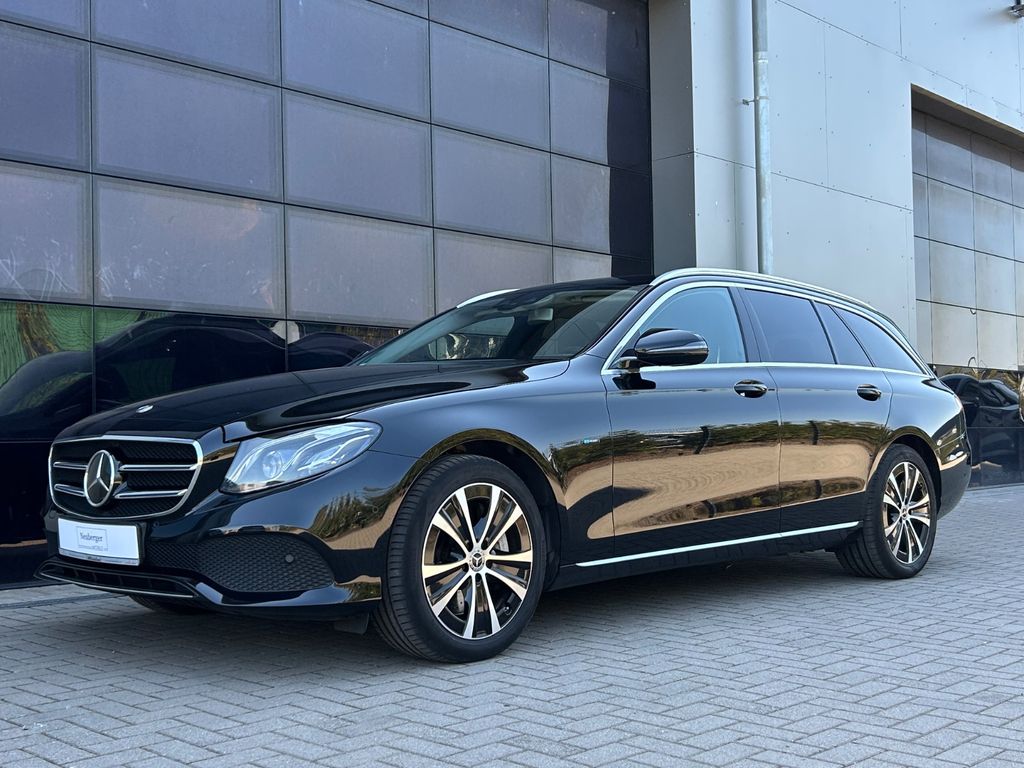 Image of Mercedes-Benz E 300