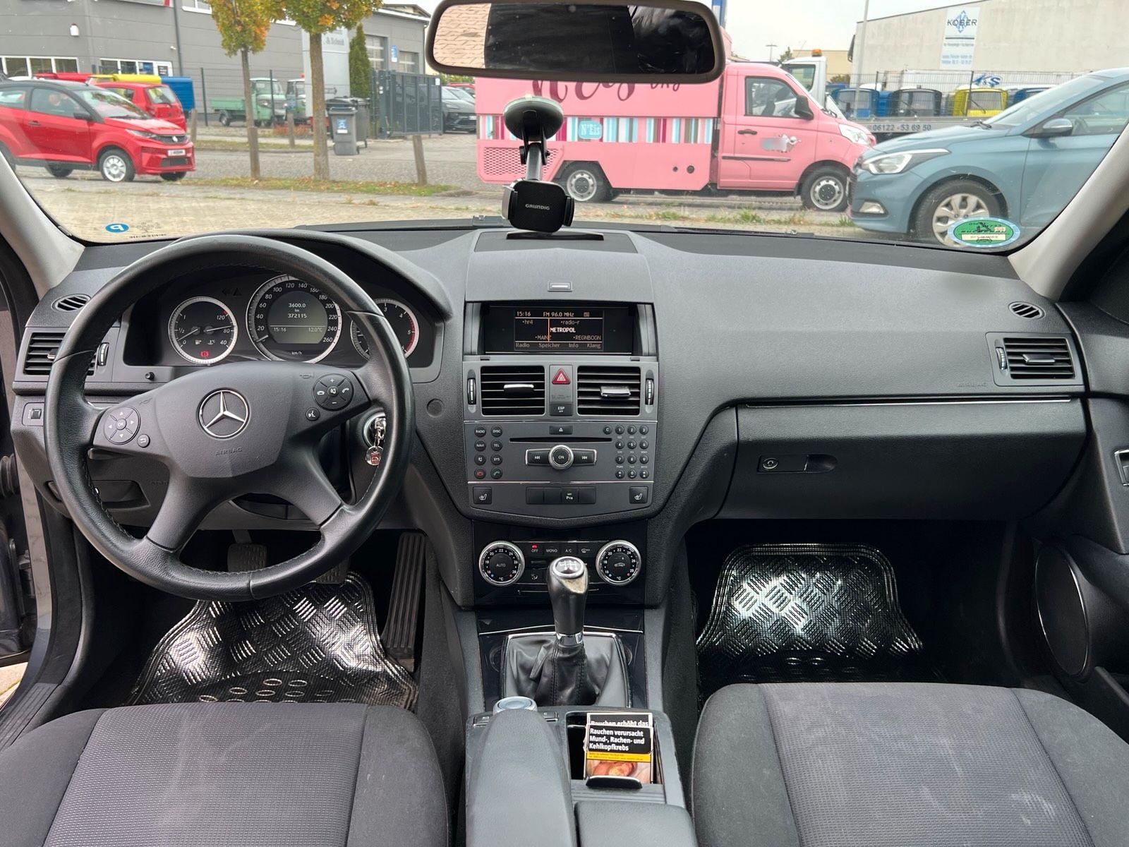 Mercedes-Benz C220 2009 — photo 8