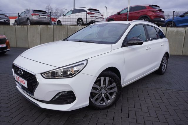 Hyundai i30 1.0 T-GDI Family AHK Kamera Lenkradheizung