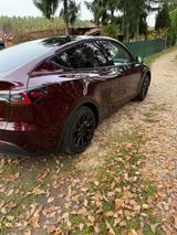 Tesla Model Y Long Range Dual Motor AWD Long Range - rote Tesla Model Y
