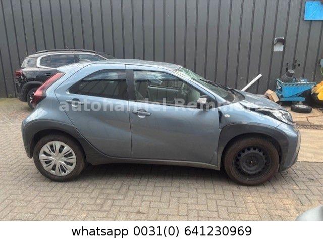 Toyota Aygo X play