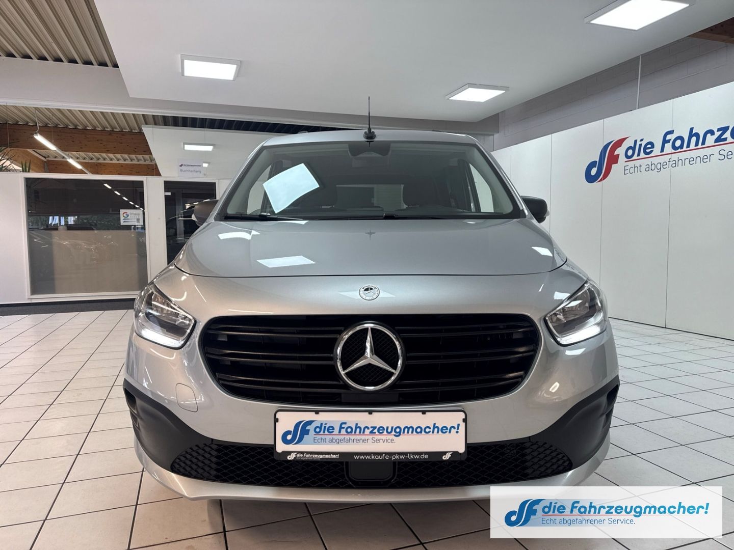 Fahrzeugabbildung Mercedes-Benz Citan Kombi 113 Tourer AHK DAB SHZ Totwi Spur.Ve