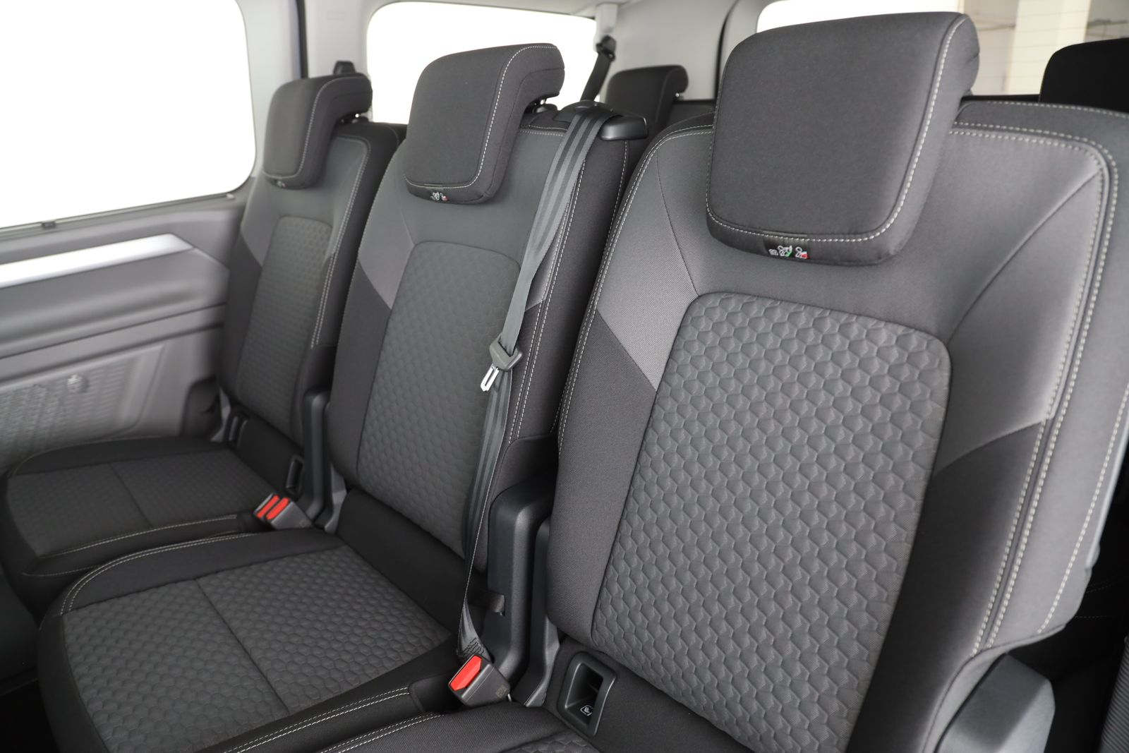 Volkswagen T7 Caravelle - Bild 13