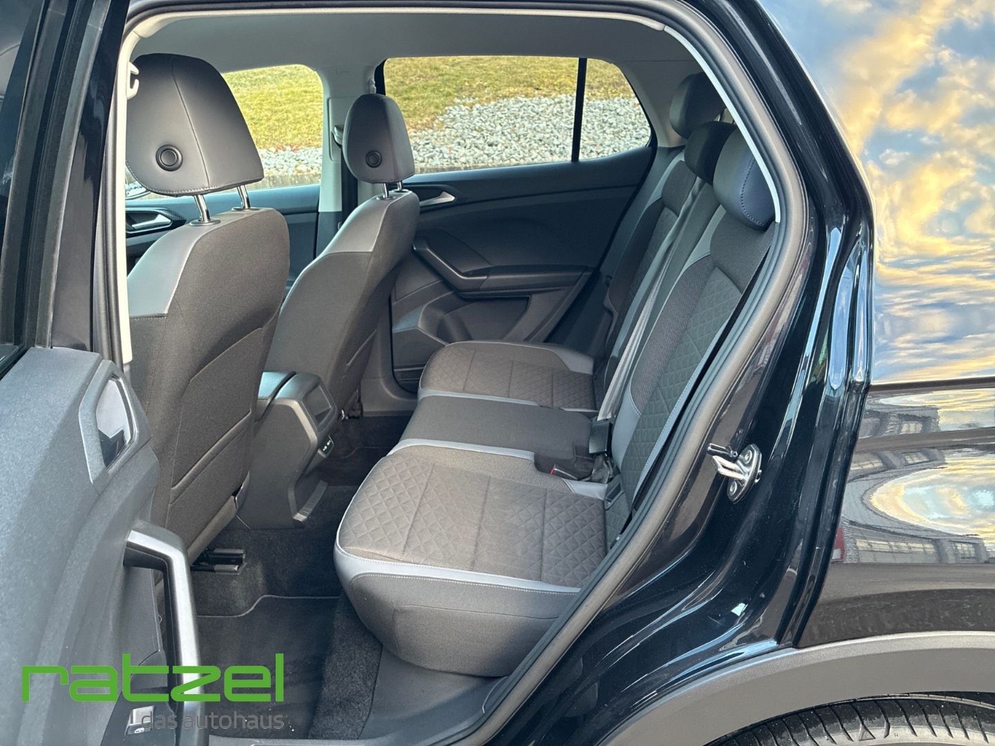 Fahrzeugabbildung Volkswagen T-Cross 1.5 TSI Style Navi+LED +Apple CarPlay An