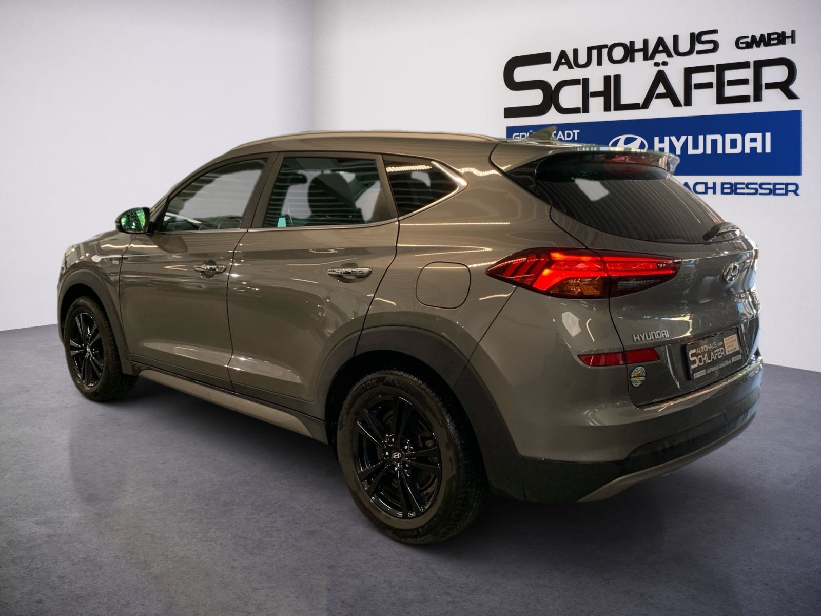Fahrzeugabbildung Hyundai TUCSON 2.0 CRDi 8-AT Mild Hybrid Premium 4WD Exp