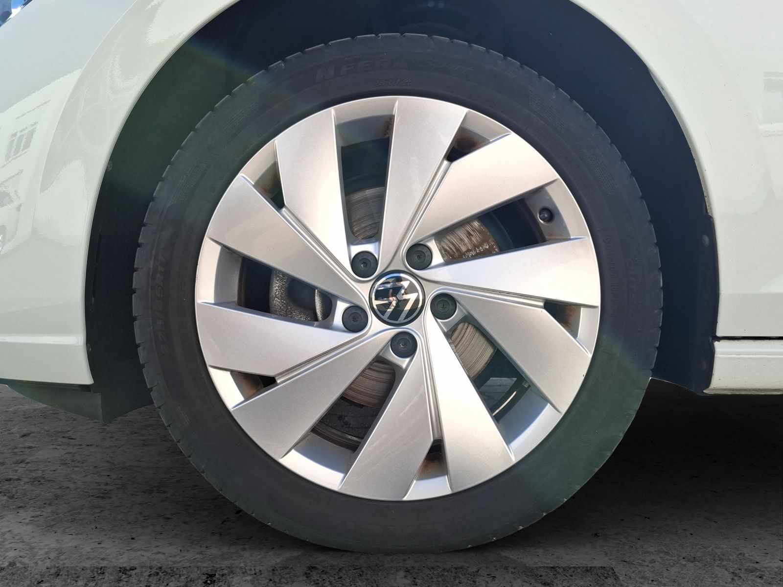 Fahrzeugabbildung Volkswagen Golf VIII TSI Style LEDplus Navi AID ACC RFK SH