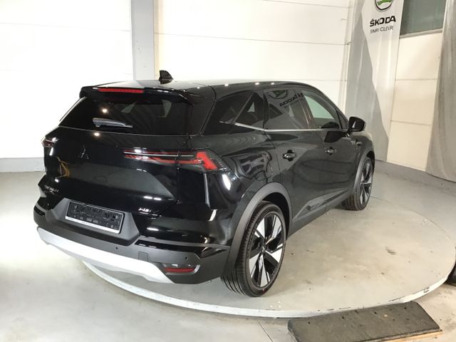 Fahrzeugabbildung Mitsubishi Grandis Intro Edition 1.8Hybrid ACC/Navi/360°Kam