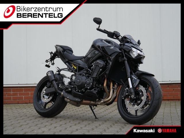 Kawasaki Z900 Umbau *Full Black*