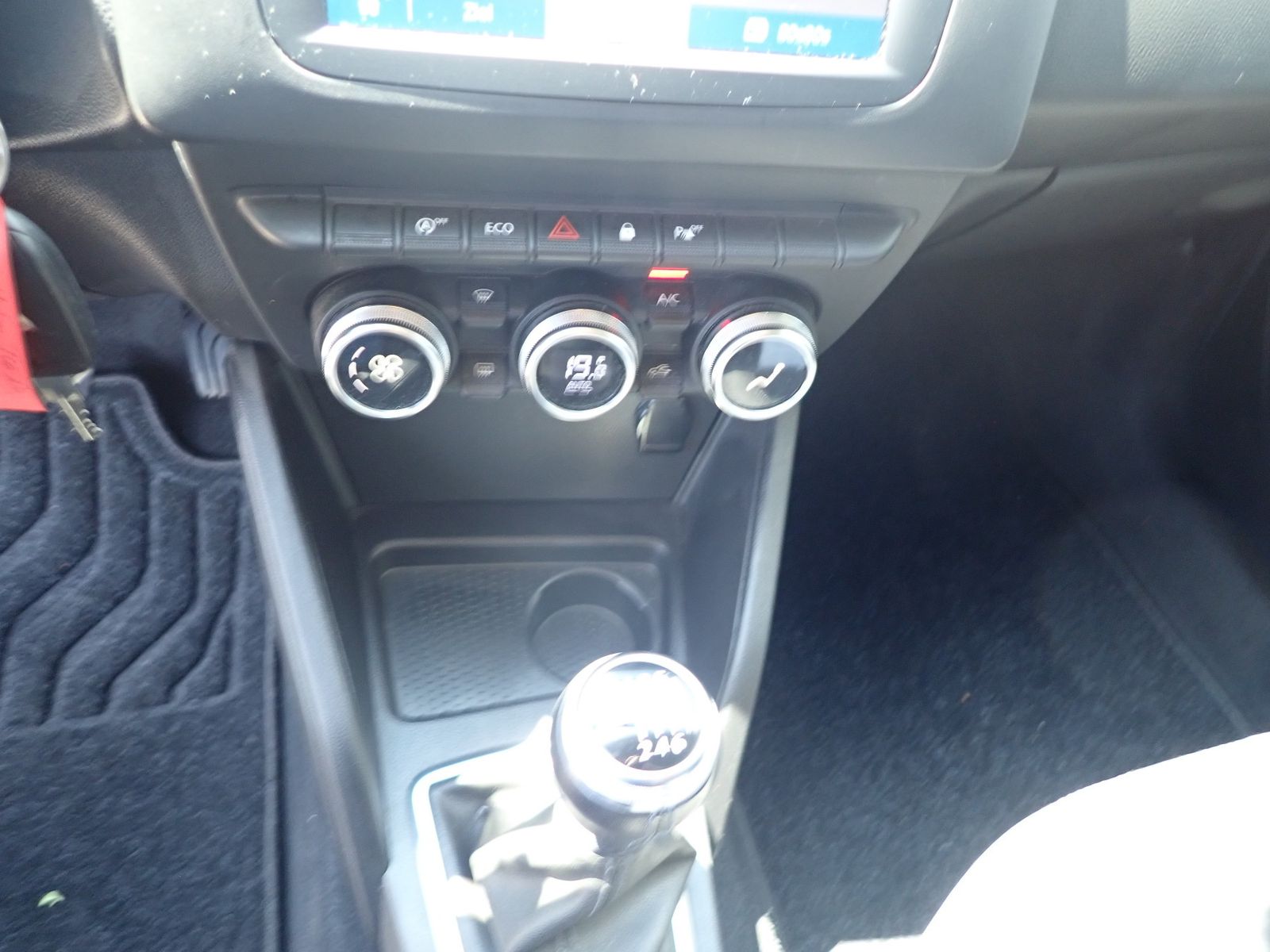 Fahrzeugabbildung Dacia Duster TCe 130 2WD URBAN/SHZ/EPH/NAVI/