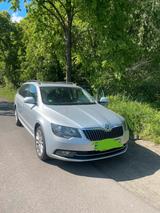 Skoda superb - Skoda Superb aus 2014 mit Benzin-Antrieb: Kombi