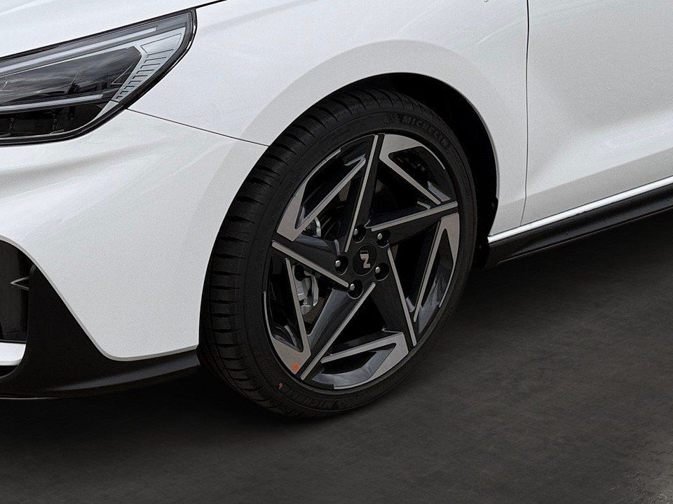 Fahrzeugabbildung Hyundai i30 Kombi 1.5T 140PS 48V N LINE Panoramadach