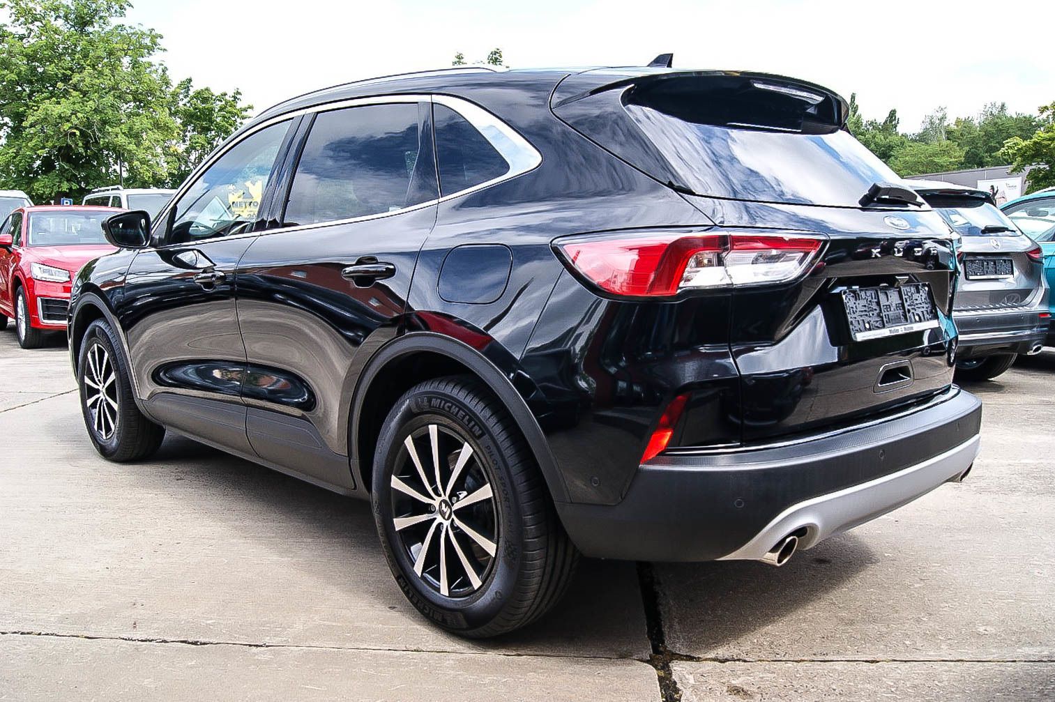 Fahrzeugabbildung Ford Kuga 1.5i Titanium X PARKASSYST KAMERA ACC LED