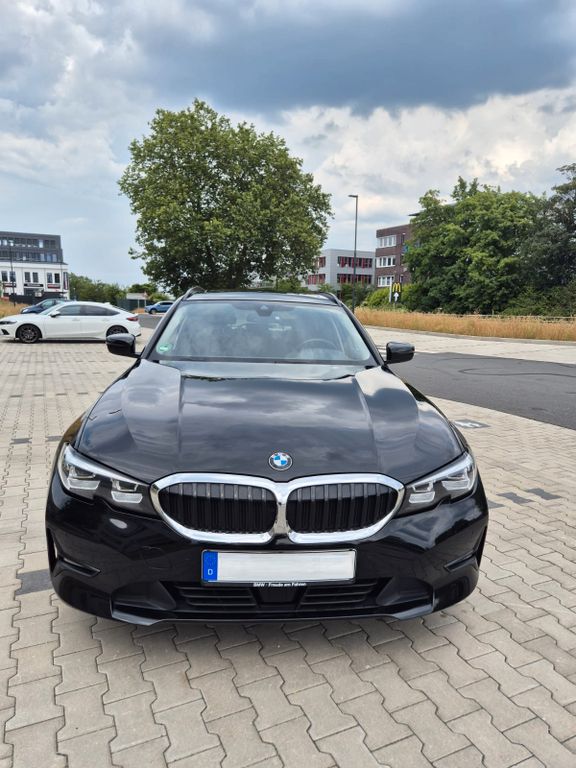 Image of BMW 330