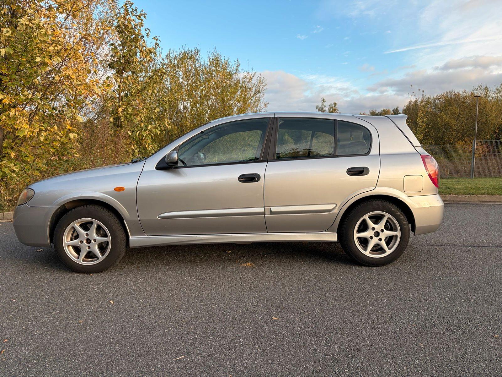 Nissan Almera