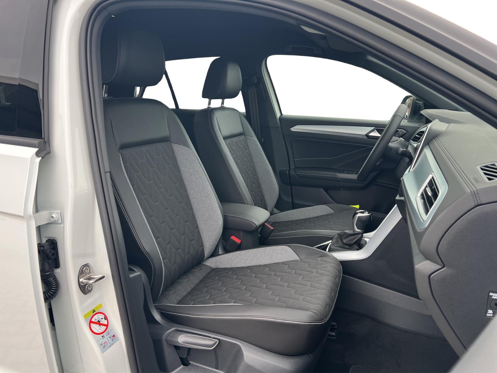 Volkswagen T-Roc Life "Goal" 2.0 l TDI DSG Rear View WR Ke, миниатюра 13