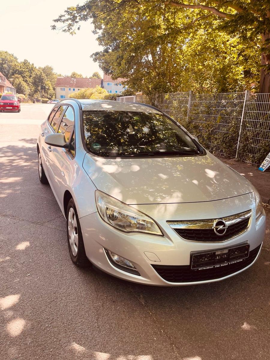 Opel Astra 2011 — photo 5