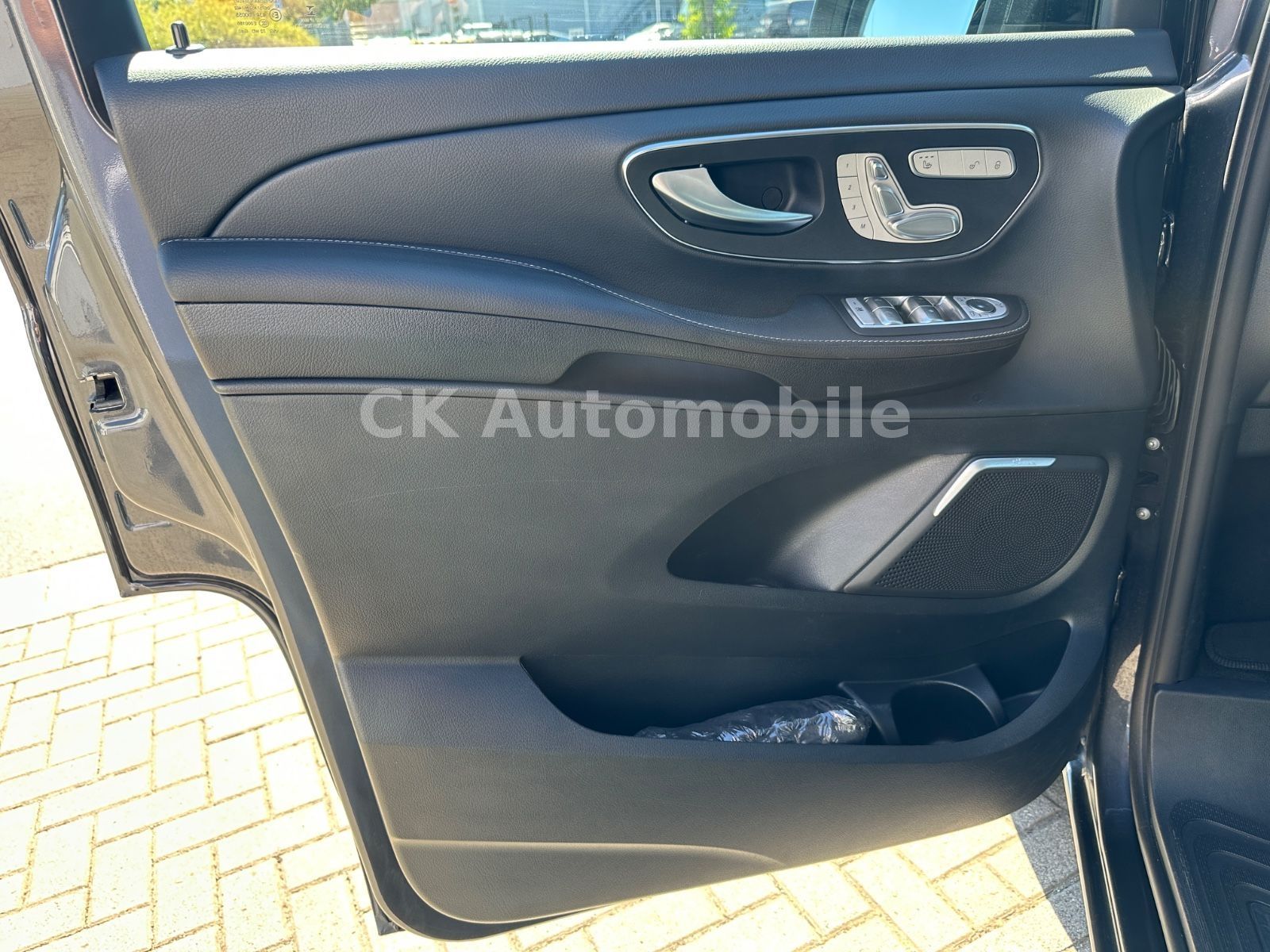 Fahrzeugabbildung Mercedes-Benz V250d AVANTGARDE EDITION 4MATIC lang/7 Sitze