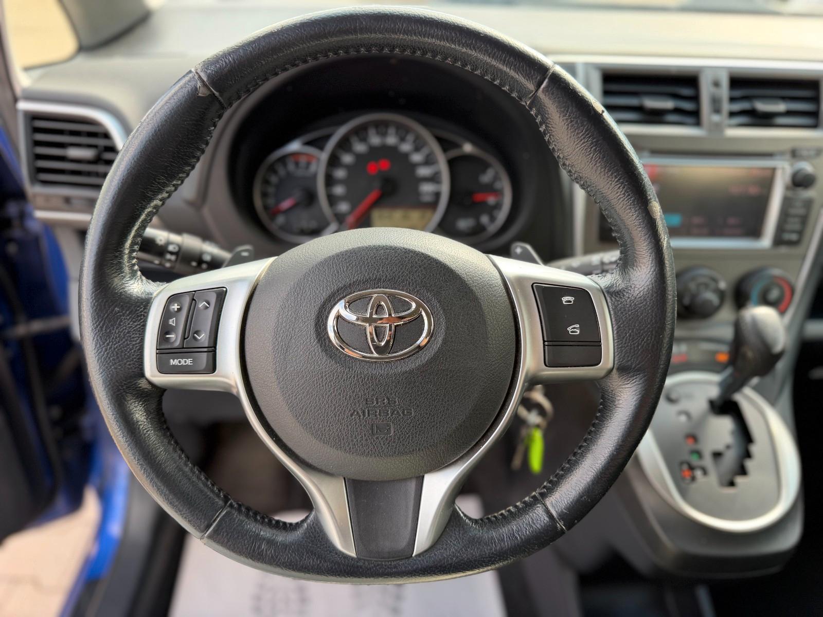 Toyota Verso-S 2011 — photo 13