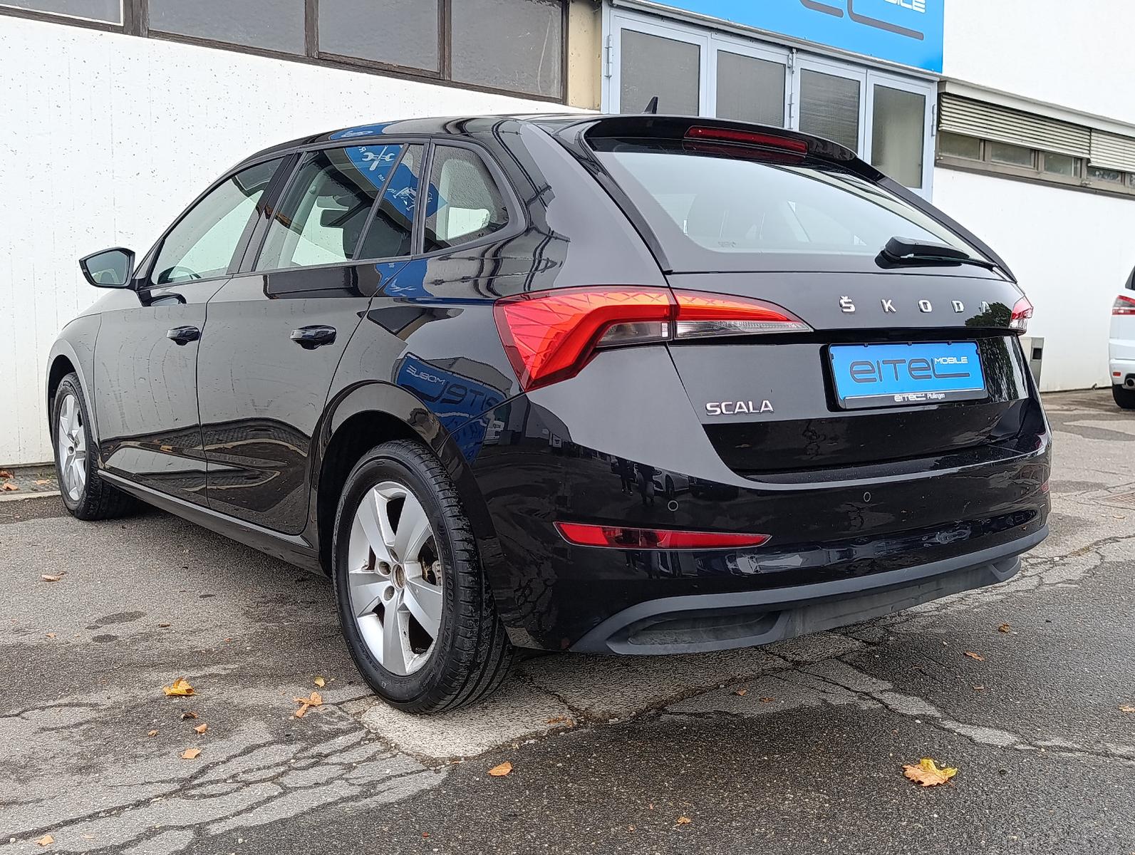 Skoda Scala Active Car Play Tempomat SHZ PDC AHK