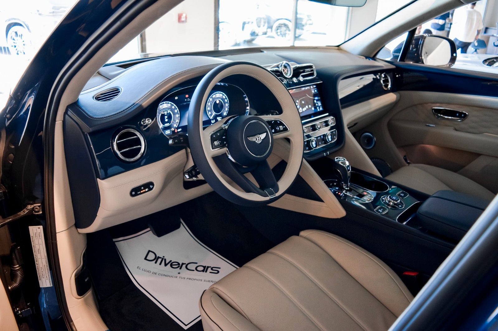 Bentley Bentayga 3.0 Hybrid Atelier Edition 4WD Autom. imagem 3