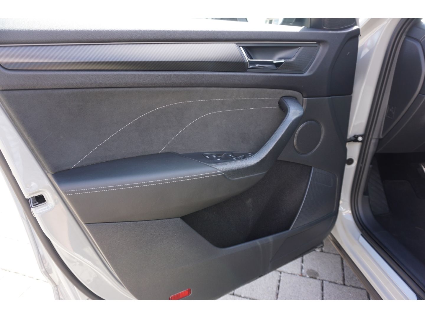 Skoda Kodiaq 2.0 TDI Sportline 4x4 DSG AHK Navi LED AC foto 11