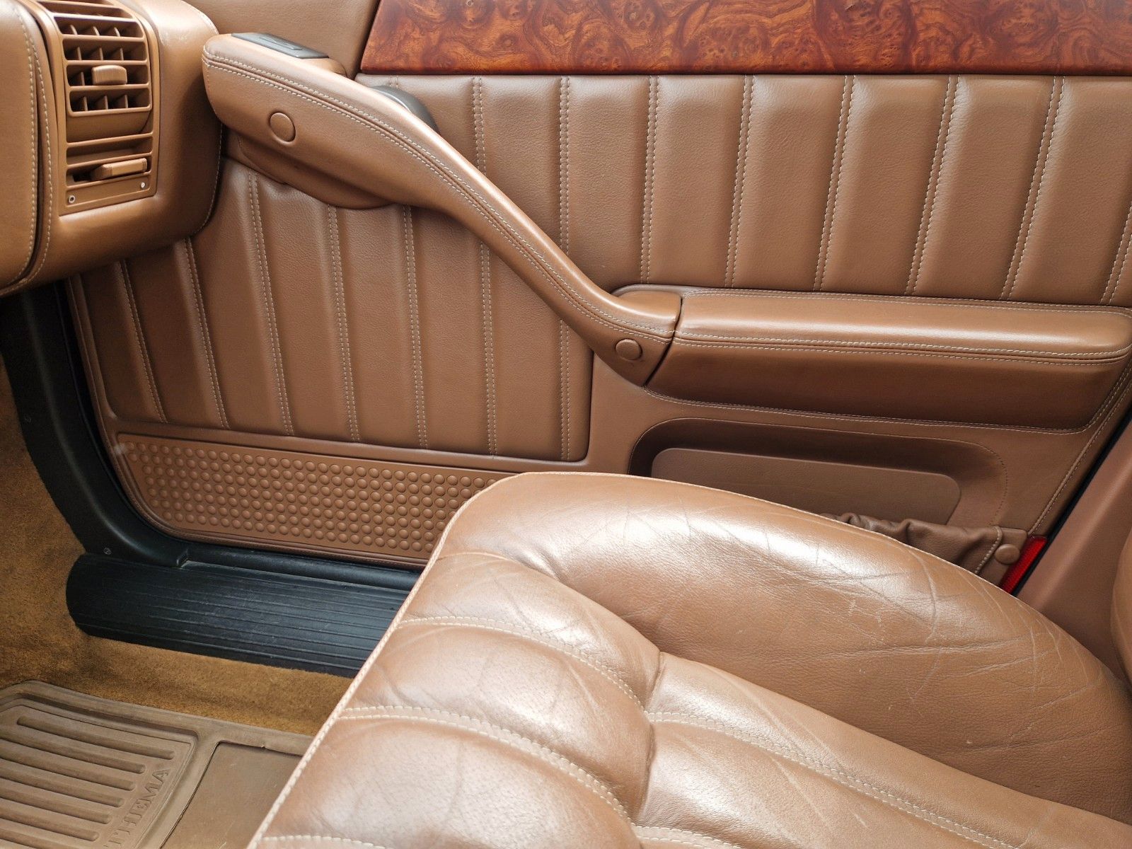 Fahrzeugabbildung Lancia Thema 8.32 | Ferrari Motor | Sehr guter Zustand