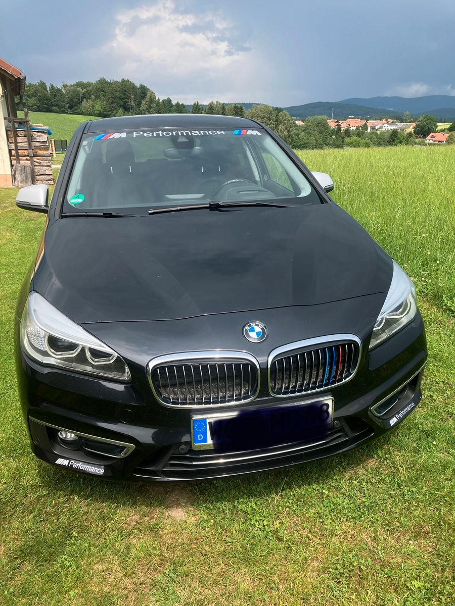 BMW 220 Active Tourer 220d xDrive Steptronic Lux...