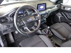 Fahrzeugabbildung Ford Focus ST-Line,Top-Ausstattung,Top-Zustand