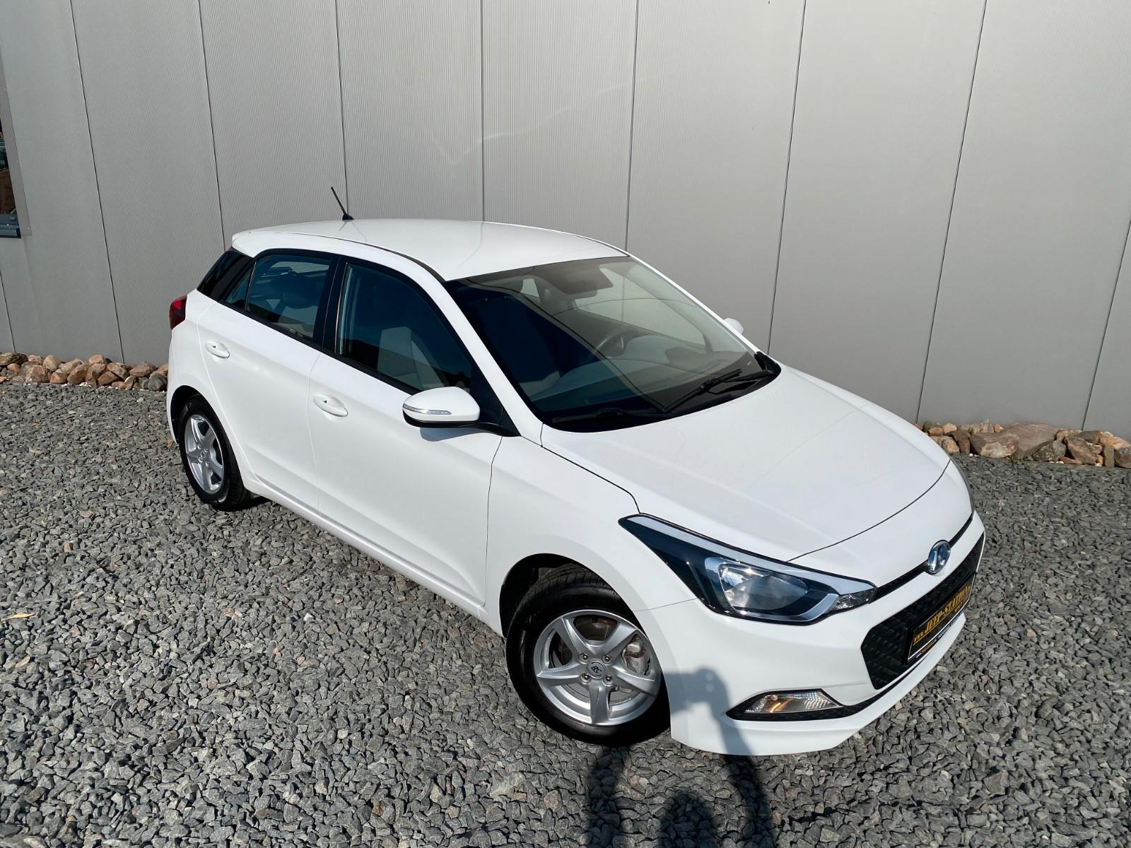 Hyundai i20 Go SCHECKHEFT KLIMA INSPEKTION NEU TÜV 07/27