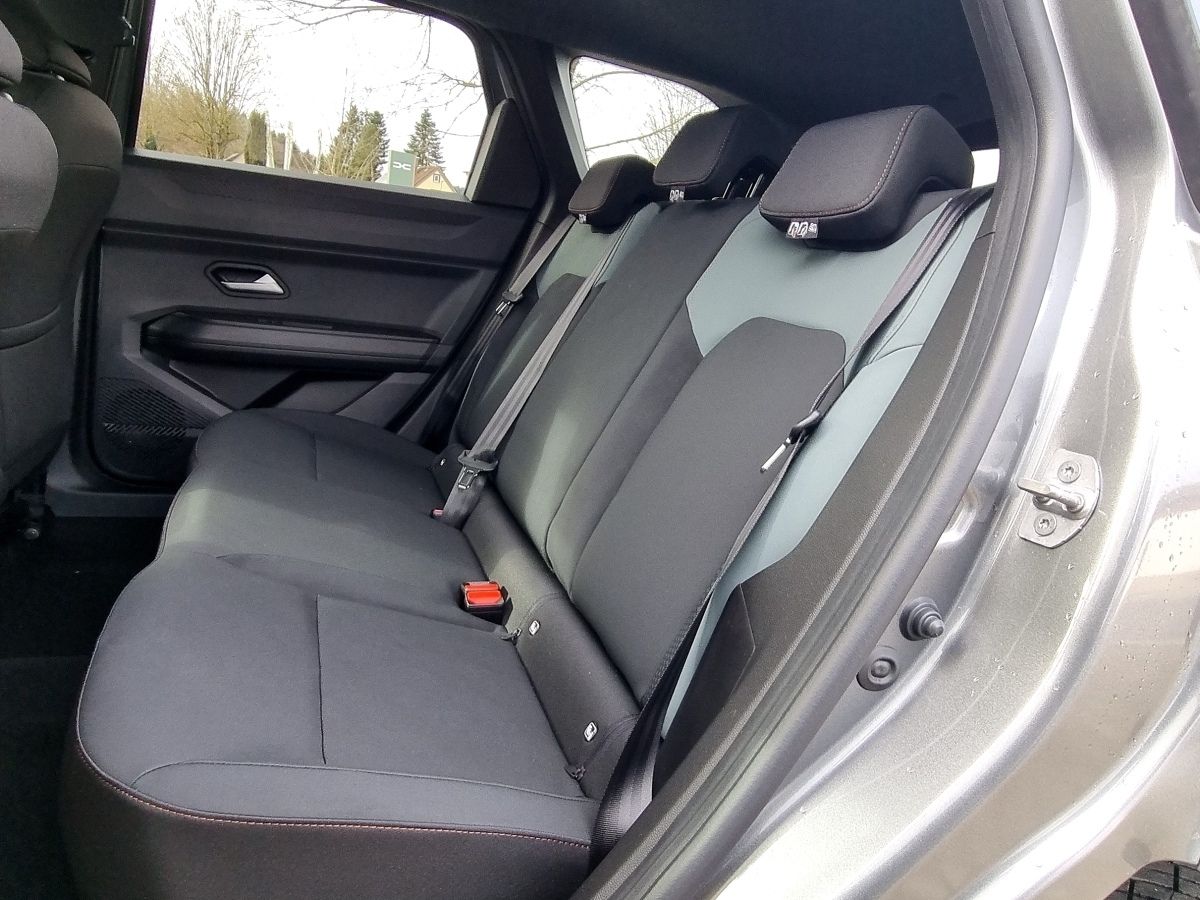 Fahrzeugabbildung Dacia Bigster Extreme hybrid-G 150 4x4