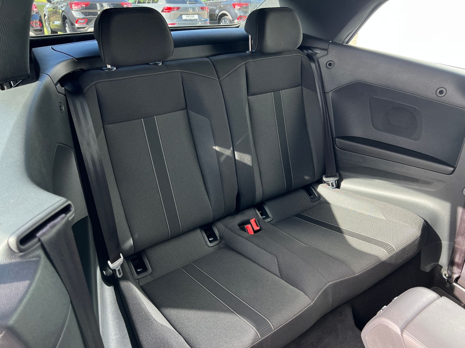 Fahrzeugabbildung Volkswagen T-Roc Cabriolet Style 1.5 TSI DSG *AHK, LED, Bla