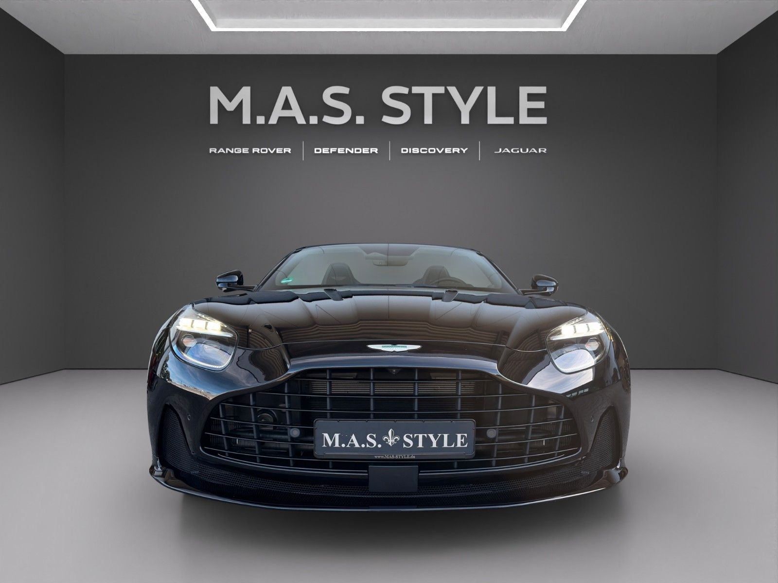 Fahrzeugabbildung Aston Martin DB12 4.0 V8 Volante PPF Bowers & Wilkins