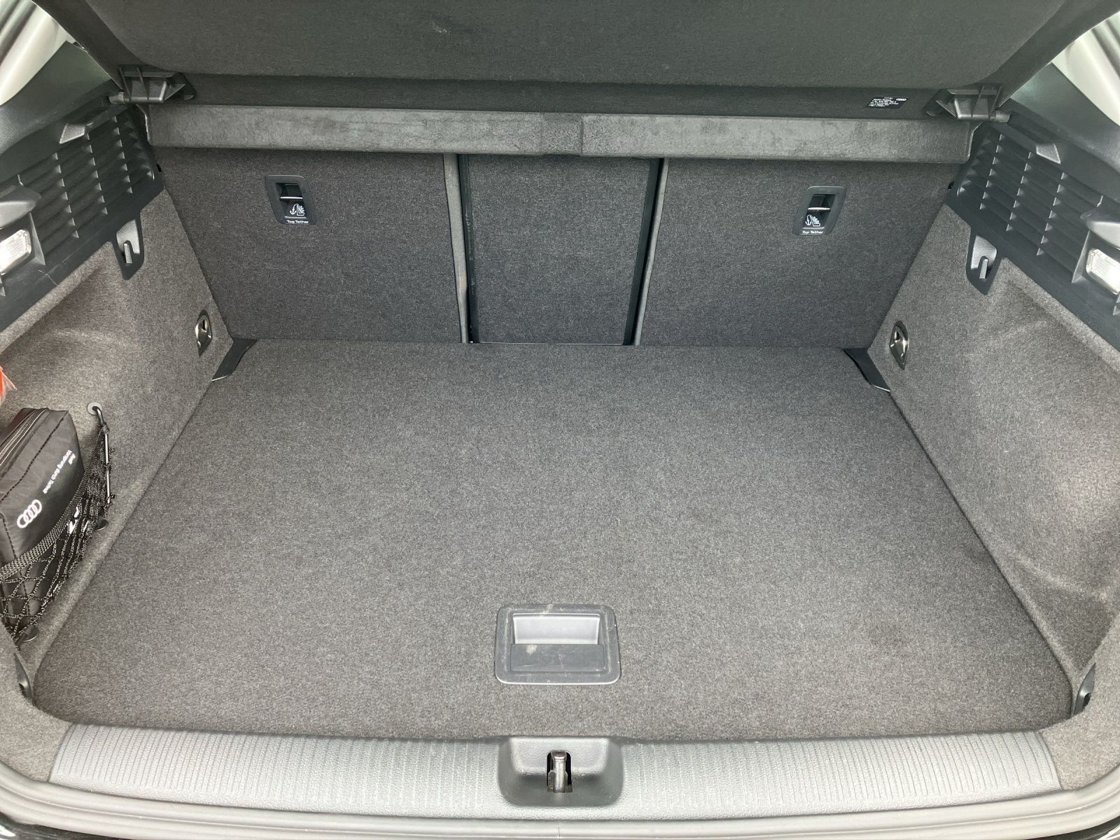 Fahrzeugabbildung Audi Q2 35 TFSI advanced S tronic LED Vorb AHZV