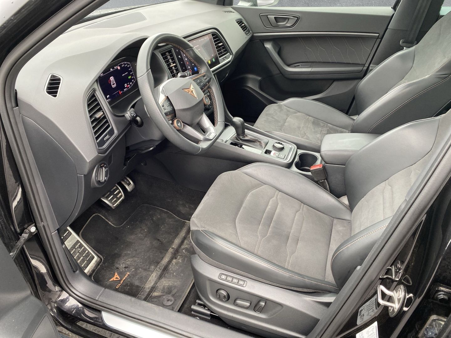 Fahrzeugabbildung CUPRA Ateca VZ 4Drive AD AHK-klappbar Navi Digitales C