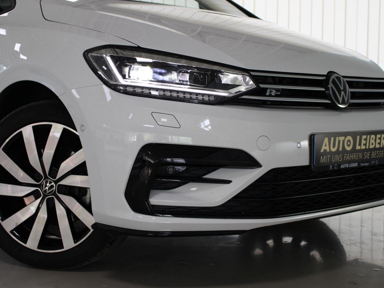 Fahrzeugabbildung Volkswagen Touran 1.5 TSI OPF Highline R-Line/Pano7.S./AHK