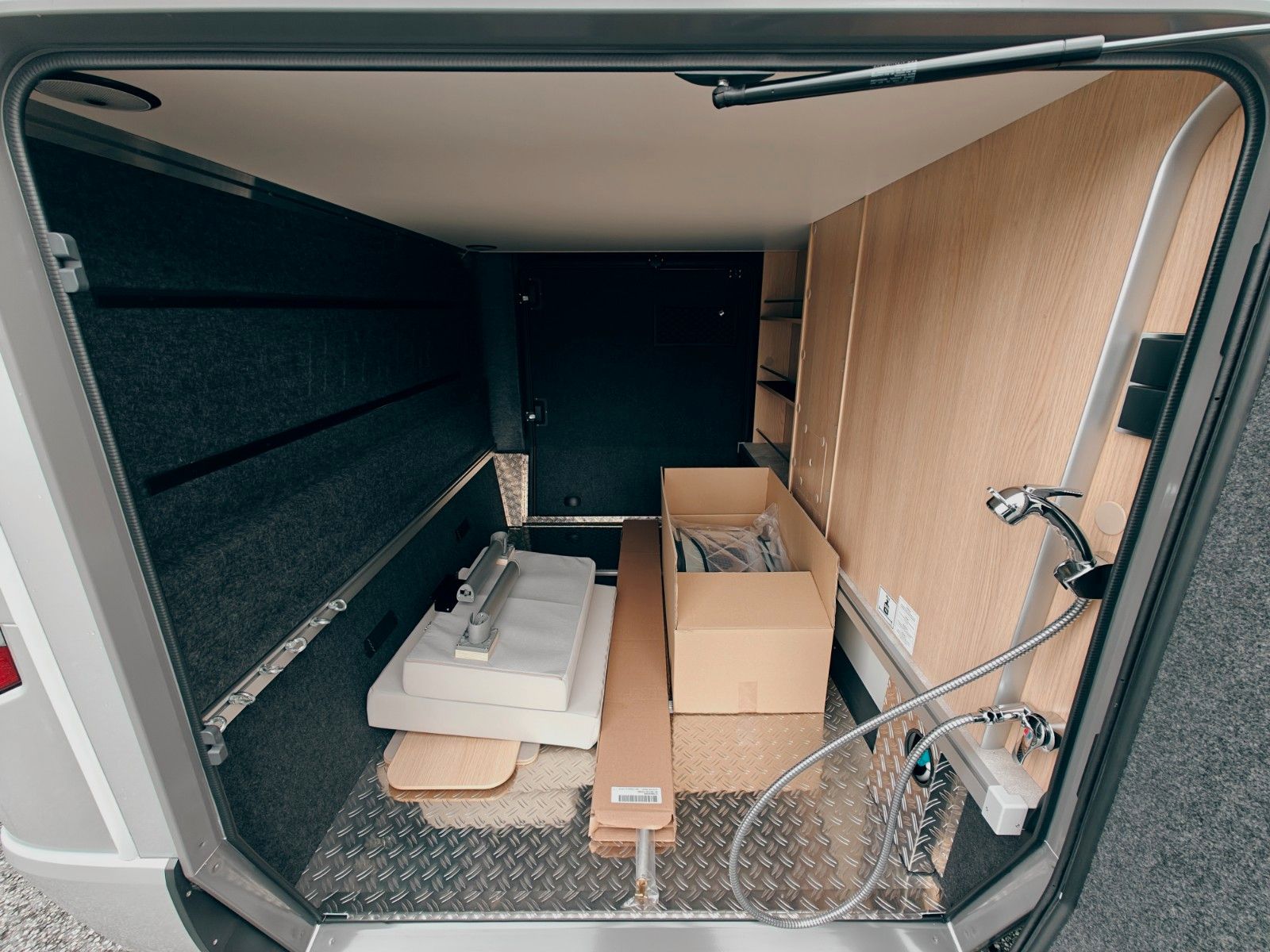 Fahrzeugabbildung HYMER / ERIBA / HYMERCAR B - KLASSE ML T 780 BLACKLINE