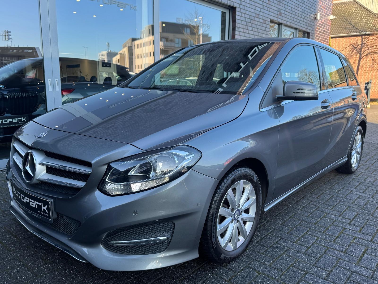 Mercedes-Benz B 180 Style Automatik Navi Totwinkel SHZ AHK