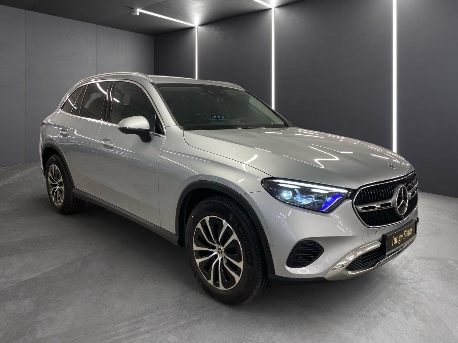 Fahrzeugabbildung Mercedes-Benz GLC 220 d 4M Avantgarde*Distro*360°*Digital*Totw
