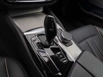 Fahrzeugabbildung BMW 530e xD Luxury Line Kamera Laser HUD H/K Komfort