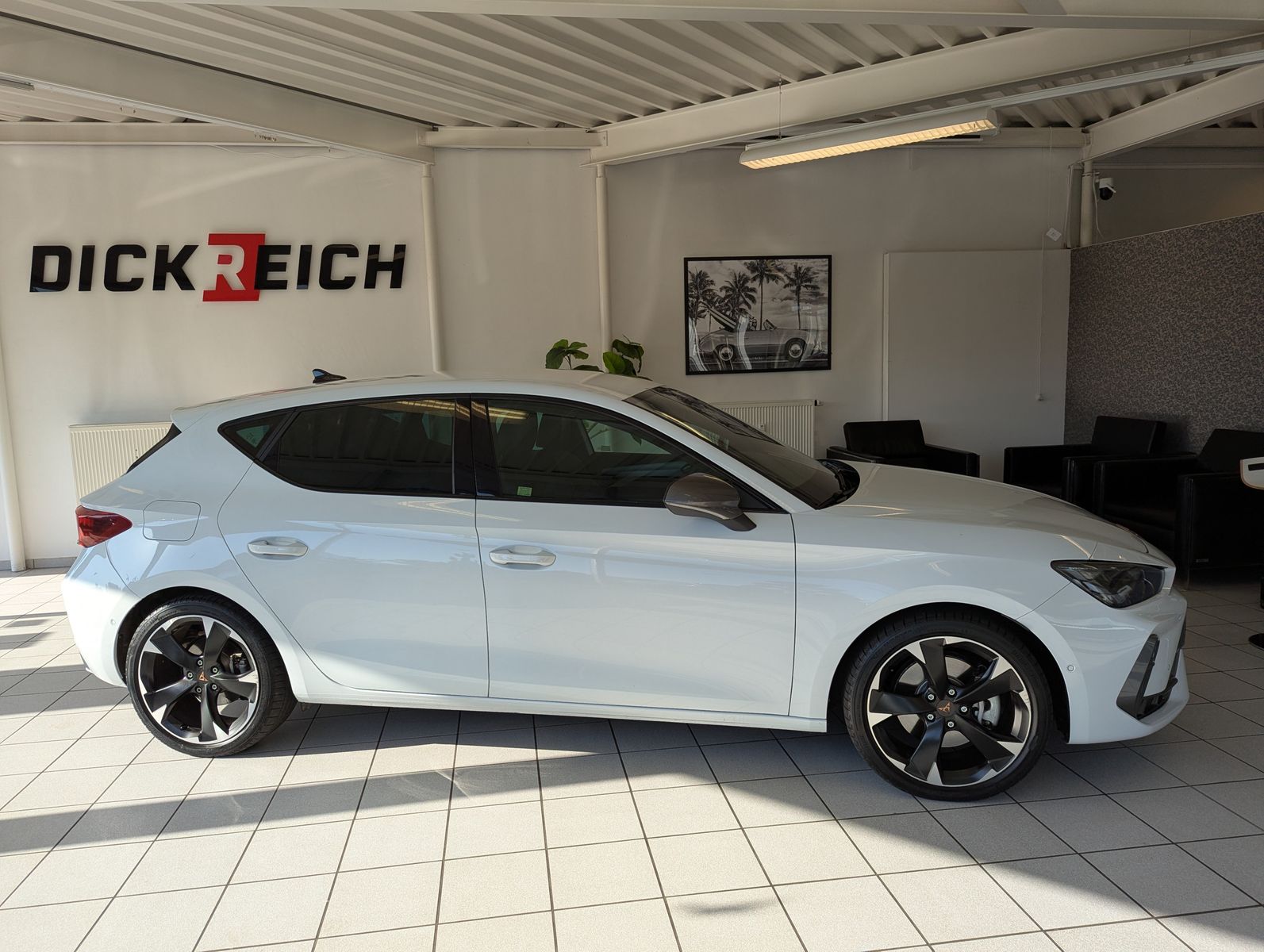 Fahrzeugabbildung CUPRA Leon 1.5 e-Hybrid Matrix Edge-Intelligent-Paket