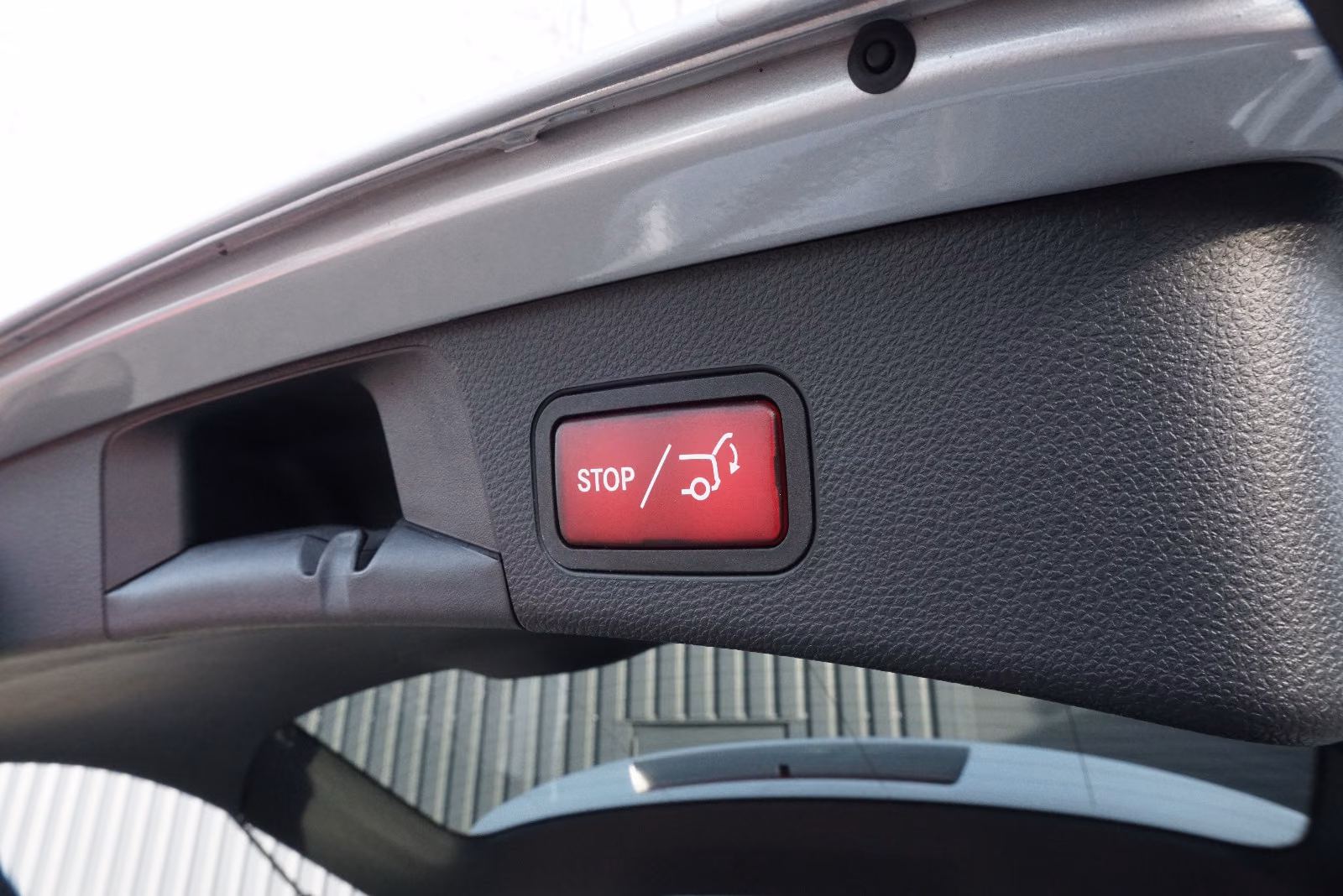 Mercedes-Benz C 300T AMG Multib RFK PANO SHZ NAV Ambiente ACC