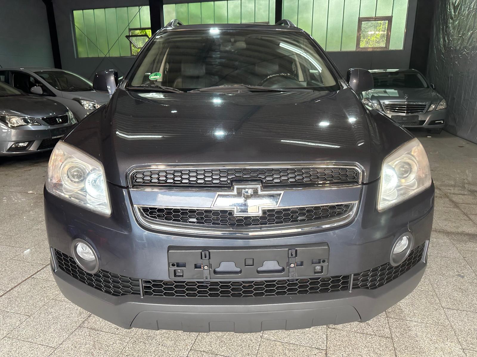 Chevrolet Captiva 2.4 LS 2WD*7.SITZE*KLIMA*TÜV NEU*LEDER*