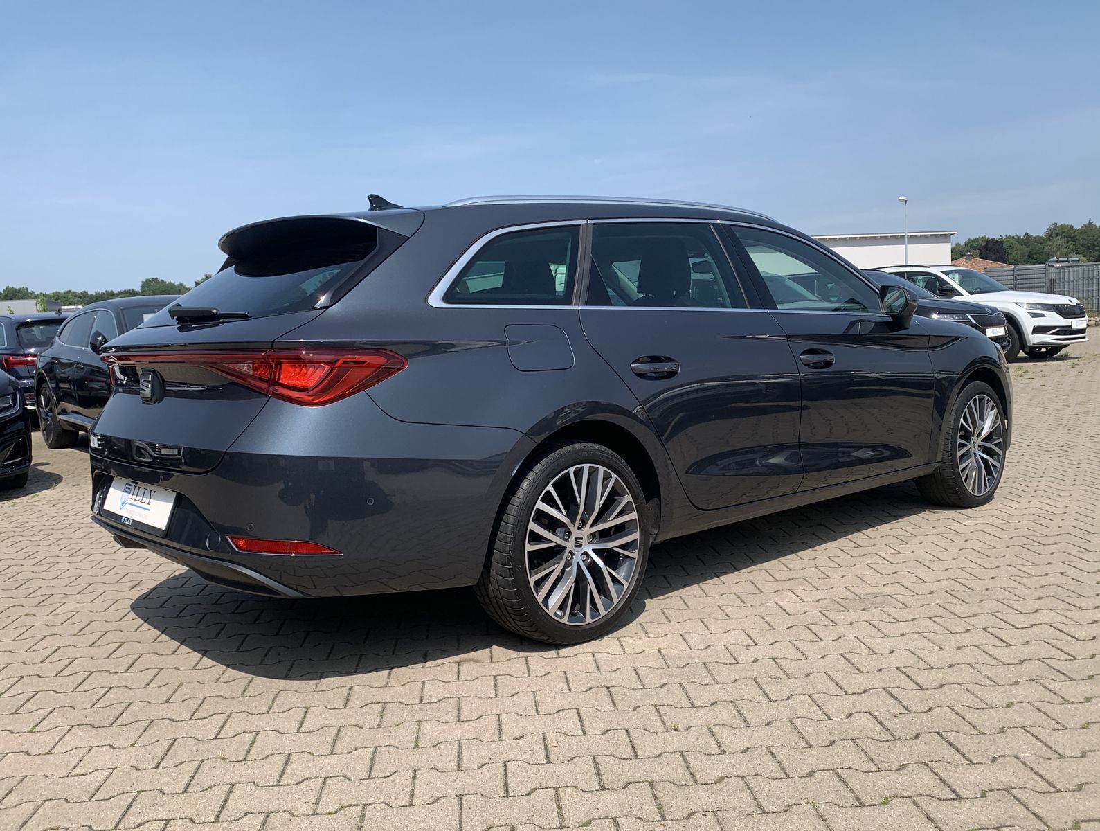 Fahrzeugabbildung SEAT Leon 2.0 TDI Xcellence*AHK*LED*Cam*VCOCK*Navi*