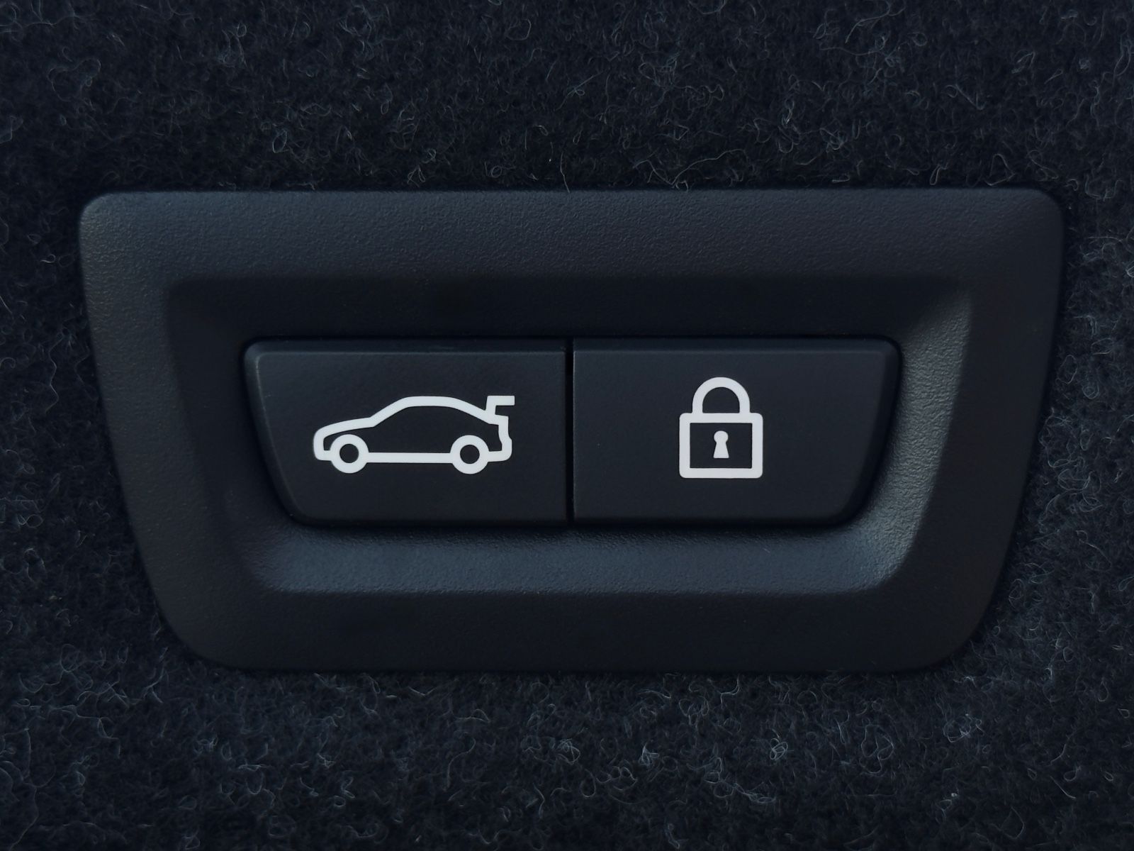 Fahrzeugabbildung BMW M550i xDr H&K 360° HUD Laser ACC SHD StdHz Nappa