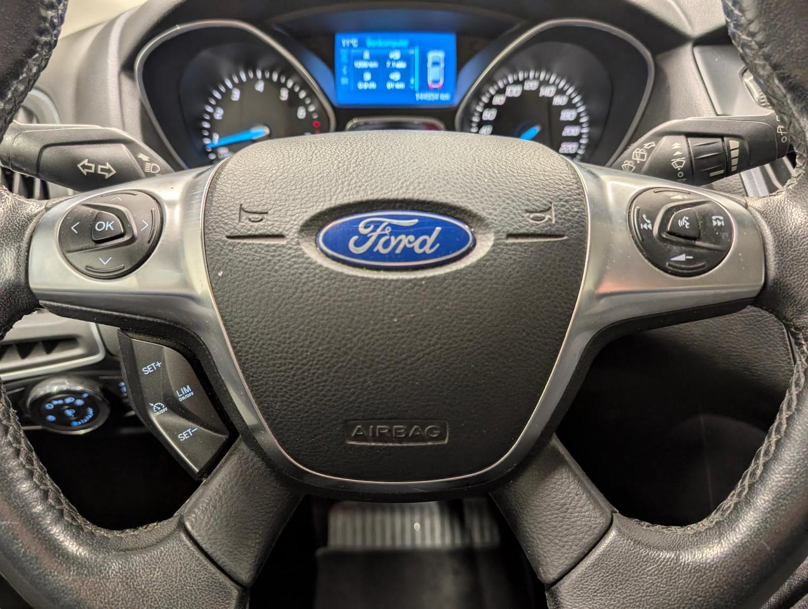 Ford Focus 2013 — photo 18